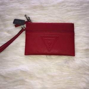 ♥️ Guess Clutch♥️